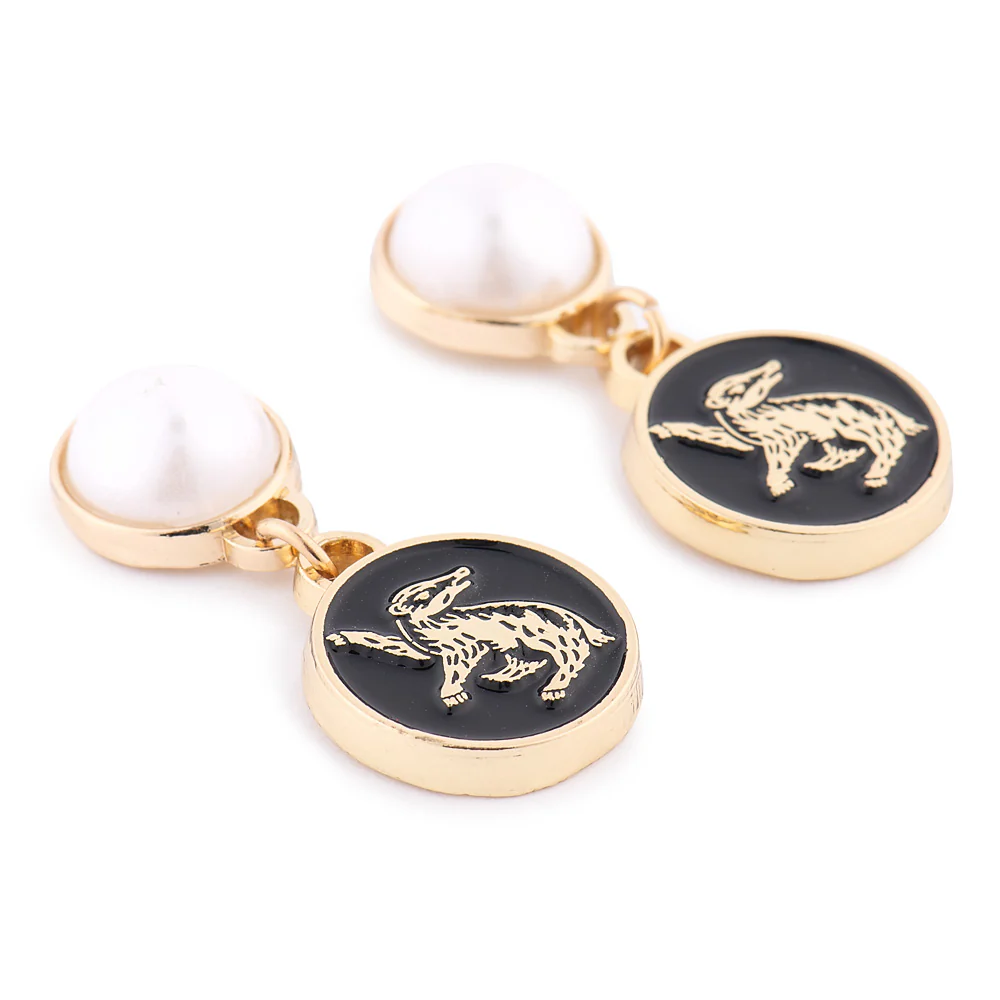 Harry Potter™ Earrings of Hufflepuff™ Crest with Pearl 4 Harry Potter™ Earrings of Hufflepuff™ Crest with Pearl