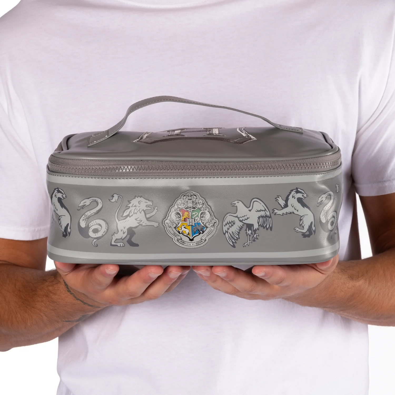 Harry Potter™ Hogwarts™ Crest Cosmetic Case 4 Harry Potter™ Hogwarts™ Crest Cosmetic Case